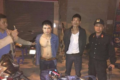 Mang theo súng colt, gặp ngay "141"