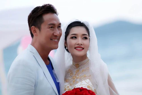 Hoa hậu Triệu Thị Hà “lên xe hoa” với tài tử Hồng Kông