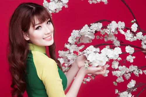 Hot girl Sammy Dung lung linh trong bộ ảnh chào xuân