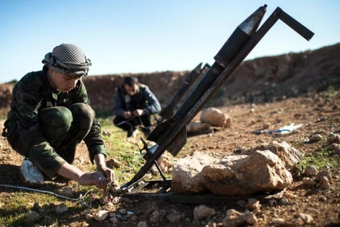 Điểm mặt những vũ khí tự chế cực 'dị' của phiến quân đối lập Syria (1)