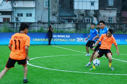 Cựu danh thủ Vũ Minh Hiếu ghi 2 bàn thắng trong trận khai mạc