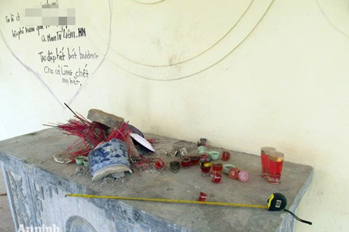 Bắt đối tượng đập phá 336 bát hương tại nghĩa trang