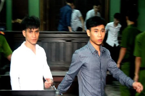 Bênh mẹ, hai anh em ruột cùng lĩnh án vì tội giết người