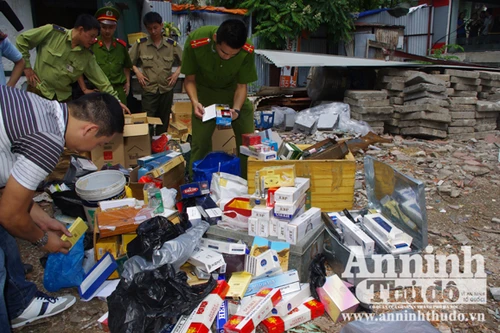 Phát hiện "kho" thuốc lá lậu, cách Hồ Gươm vài bước chân