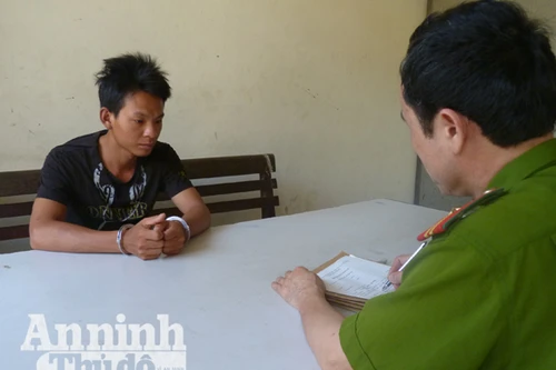 Phá khóa, trộm xe bằng kìm và tuốc-nơ-vít