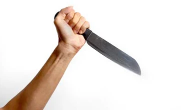 Ghê rợn, chồng tâm thần nửa đêm chém chết vợ