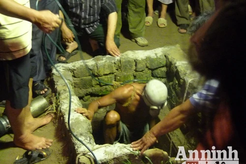 Thương tâm vụ bé trai 1 tuổi rơi xuống hố ga, chết đuối