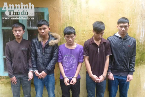 Bắt nhóm “đầu gấu” 9x chuyên ăn quỵt, đòi tiền bảo kê