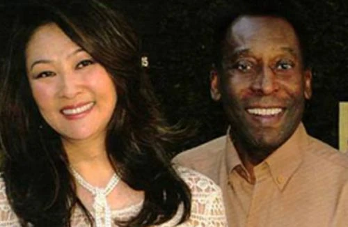 "Vua bóng đá" Pele trúng tiếng sét ái tình ở tuổi 72