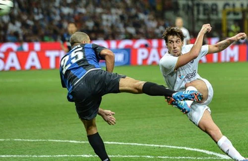 Inter thoát hiểm, Liverpool dễ dàng đi tiếp