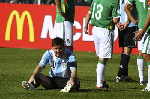 Messi chia sẻ về vụ ngộp thở trên sân của Bolivia