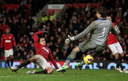 MU nhọc nhằn trong ngày Lễ tặng quà