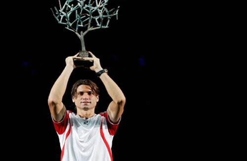 Ferrer lần đầu tiên lên ngôi 