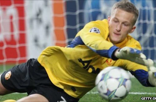 Lindegaard không đến MU để dự bị