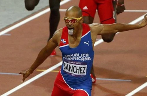 VĐV sắp bước sang tuổi 35 giành HCV chạy vượt rào 400 mét