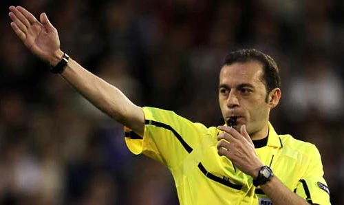 Công bố danh tính trọng tài bắt trận MU - Real