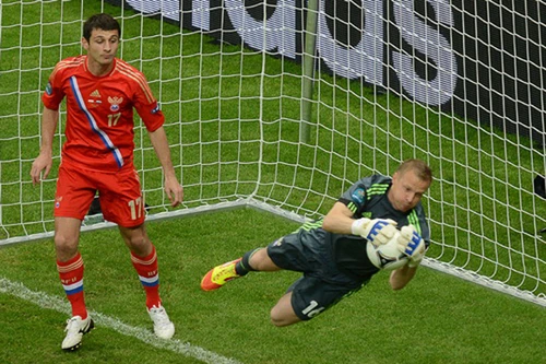 Thủ môn tuyển Nga tạm nghỉ sau cái chết của vợ