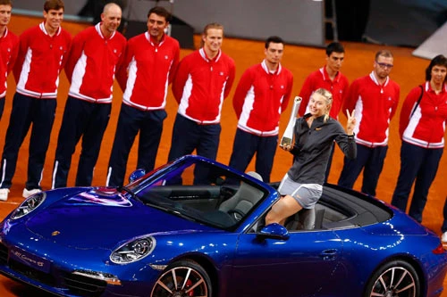 Sharapova đòi nợ Li Na