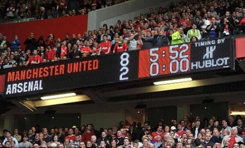 Sir Alex “sợ” Arsenal trả thù 