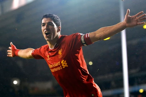 Suarez "đánh sập" sân White Hart Lane