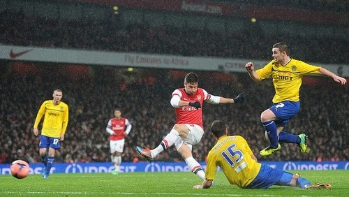 "Pháo thủ" dễ dàng bắn hạ Coventry