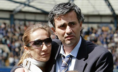 Bị trộm hỏi thăm, Mourinho hớt hải trở về London