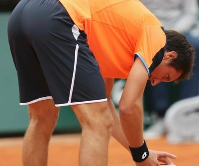 Tức trọng tài, tự chụp ảnh làm bằng chứng