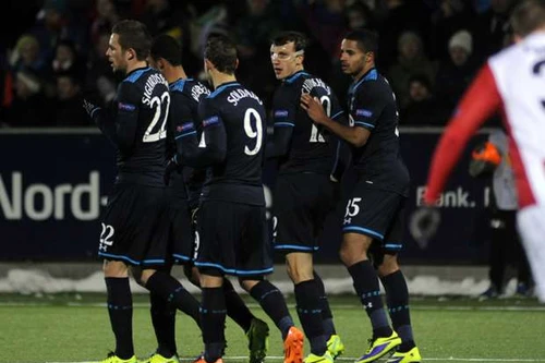 Tottenham "đứng dậy" đúng lúc