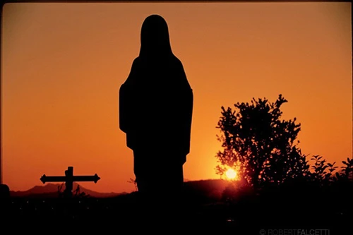 Mancini đi lễ cầu Man City vô địch?