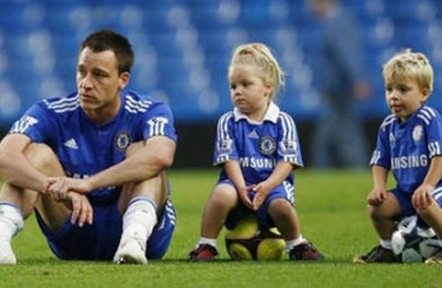 Terry bị người thân “đâm sau lưng” 