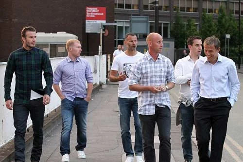 Huyền thoại một thời của MU hội tụ tại Manchester