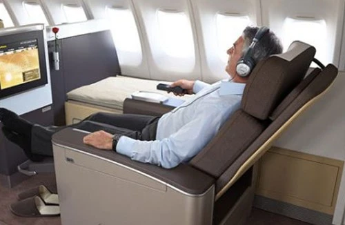 Premier League phát sóng trên cả máy bay và tàu thủy! 