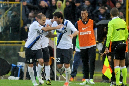 Inter tiếp tục bay cao, thành Rome thảm bại