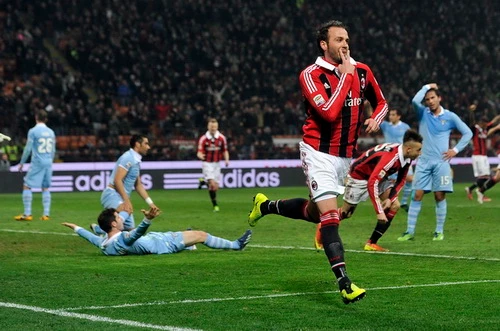 Thắng Lazio 3-0, AC Milan trở lại vị trí thứ 3 