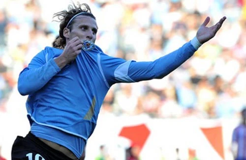 Forlan tiếp nối thành tích của cha, ông