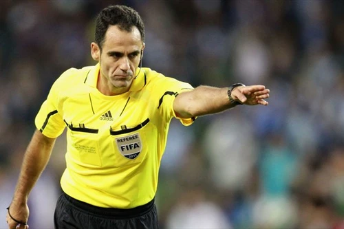 Lộ diện trọng tài bắt chính trận khai mạc tại Euro 2012 