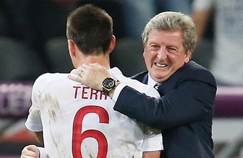 Terry được triệu tập, Rooney vắng mặt