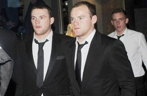 Em trai Wayne Rooney lĩnh án