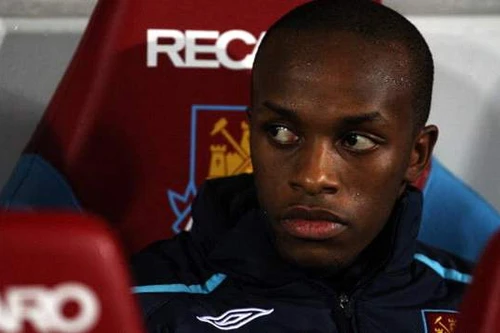 Tống tiền, cựu tiền đạo U20 Đức bị bắt ở Thái Lan