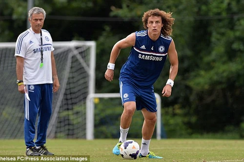 David Luiz làm cho Chelsea "náo loạn"