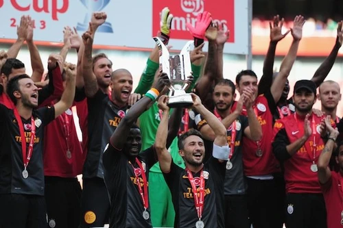 Đánh bại Arsenal, Galasaray giành Emirates Cup