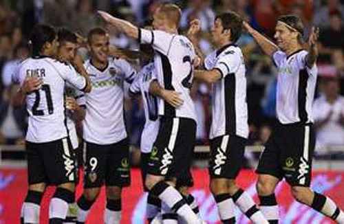 Một nửa Liga "mặc áo trắng" ra sân?