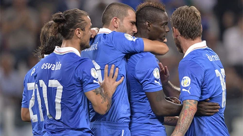 Hà Lan và Italia giành vé, Pháp nuôi hy vọng