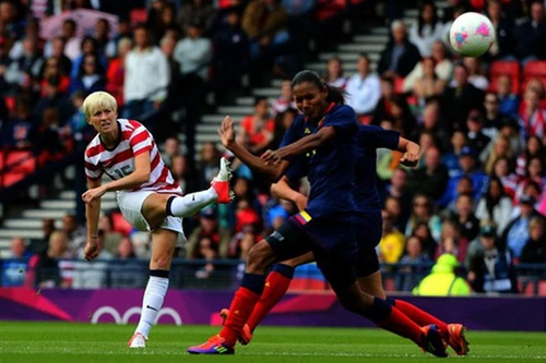 Vương quốc Anh, Mỹ và Brazil vào tứ kết 