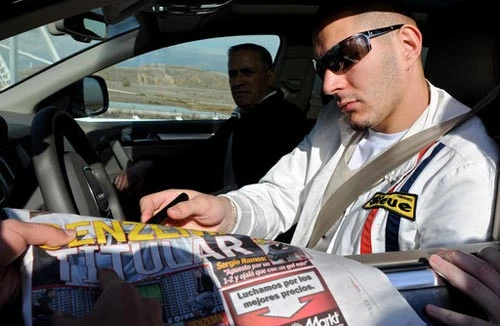 Benzema ra tòa vì keo kiệt