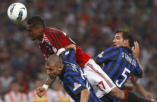 AC Milan ngược dòng giành siêu cúp