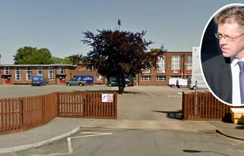 HLV điền kinh bị bắt giam vì hiếp dâm 3 học trò