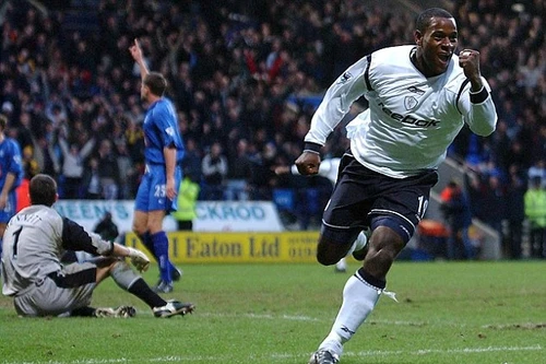 Bóng đá Anh nổi sóng vì bán độ