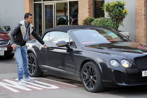 Nani may mắn thoát chết sau vụ va chạm với cảnh sát