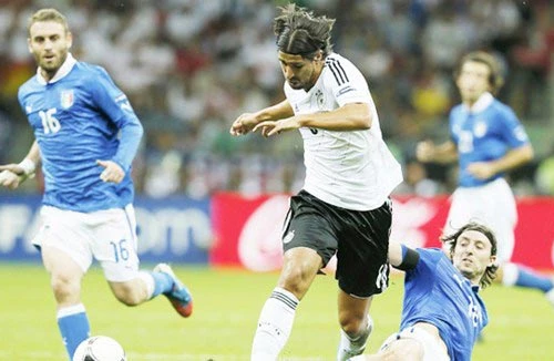  Lịch sử đang nghiêng về Italia 